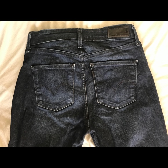 Levi’s High Waisted Dark Blue Jeans - Picture 4 of 7